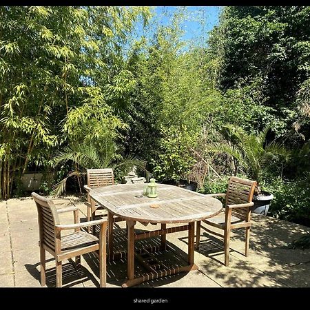 Mezzanine Studio Apartment London Bagian luar foto