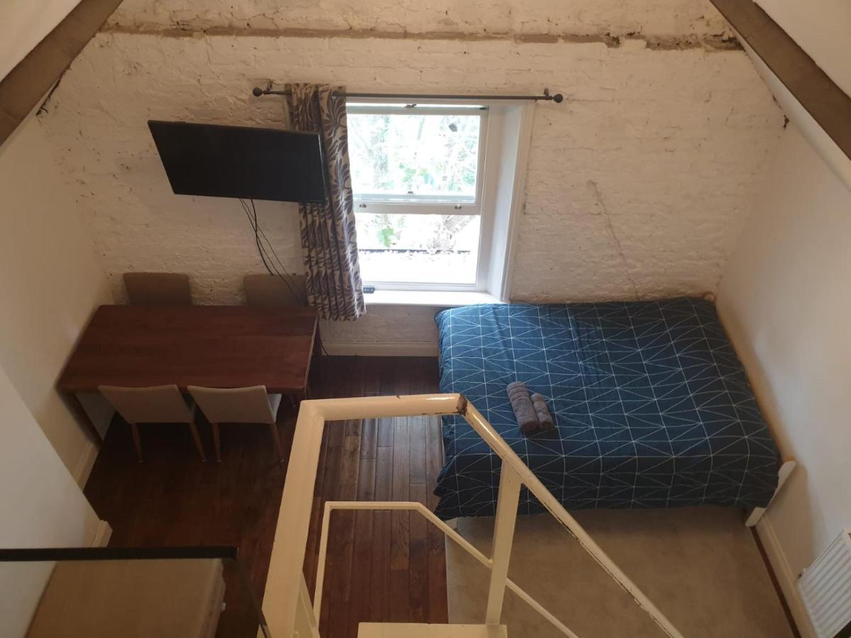 Mezzanine Studio Apartment London Bagian luar foto
