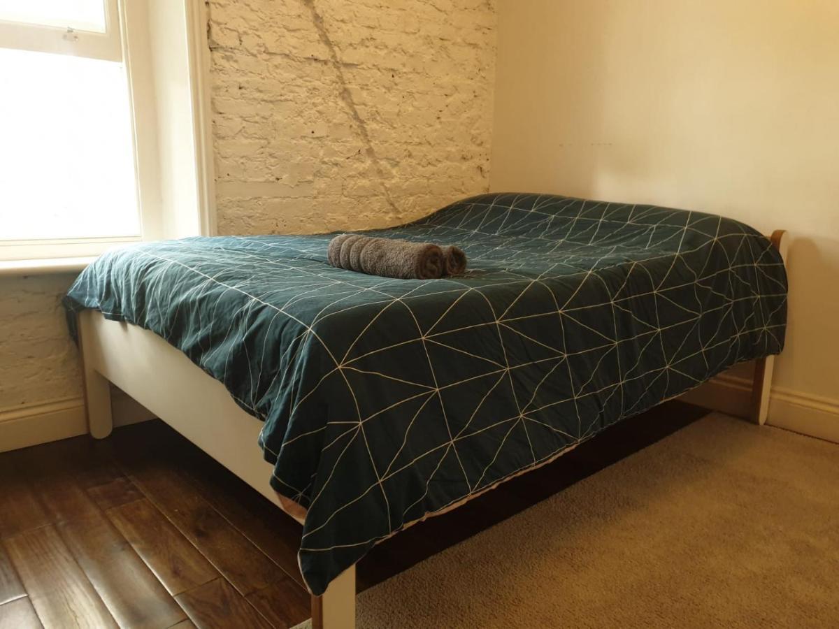 Mezzanine Studio Apartment London Bagian luar foto